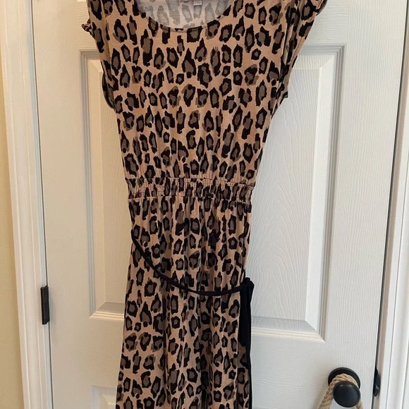 Size Medium Loft animal print dress - Picture 2 of 3